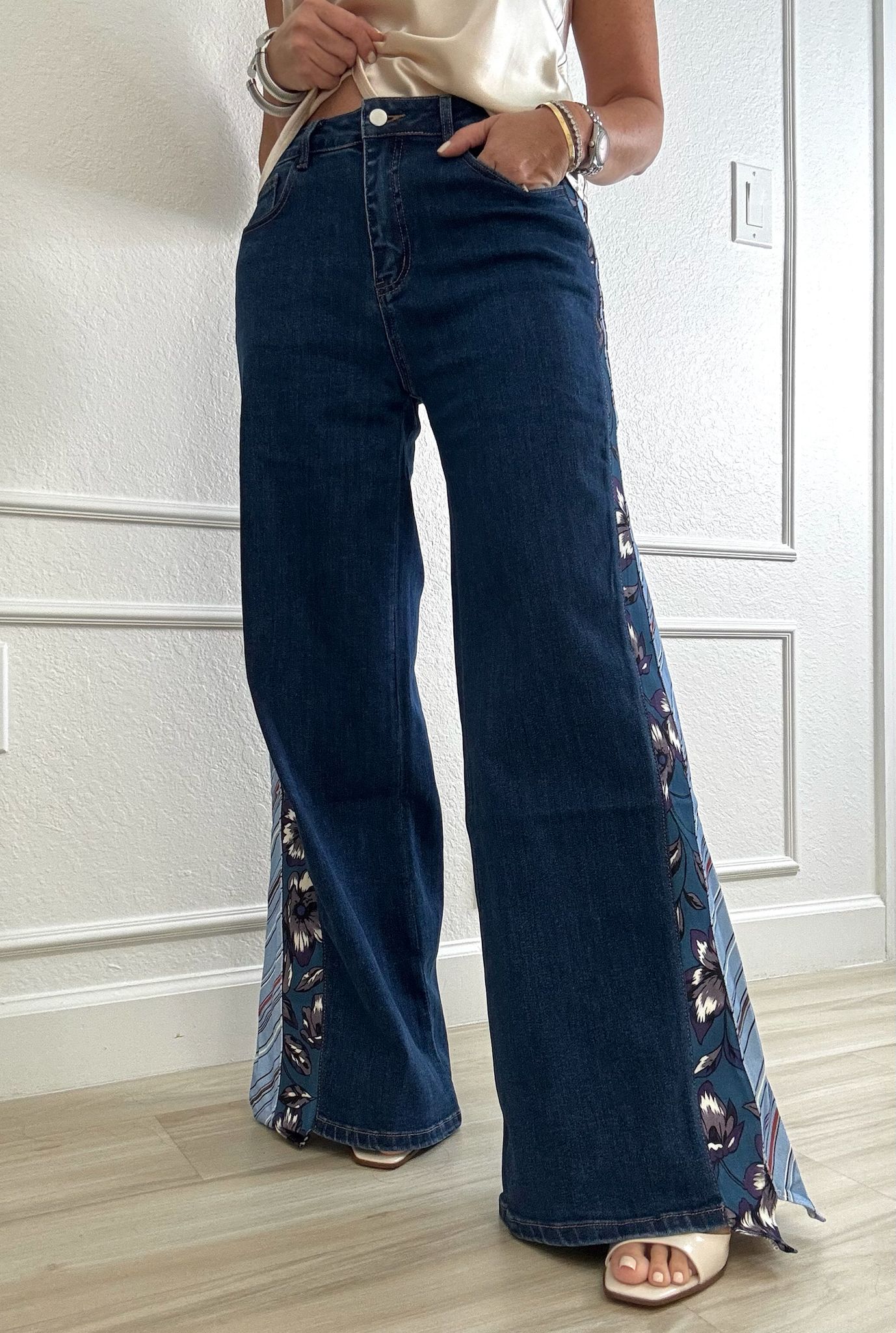 Tie jeans