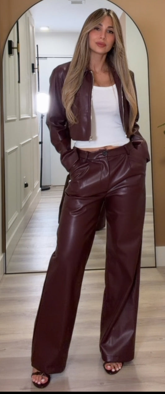 Marivi Leather Set