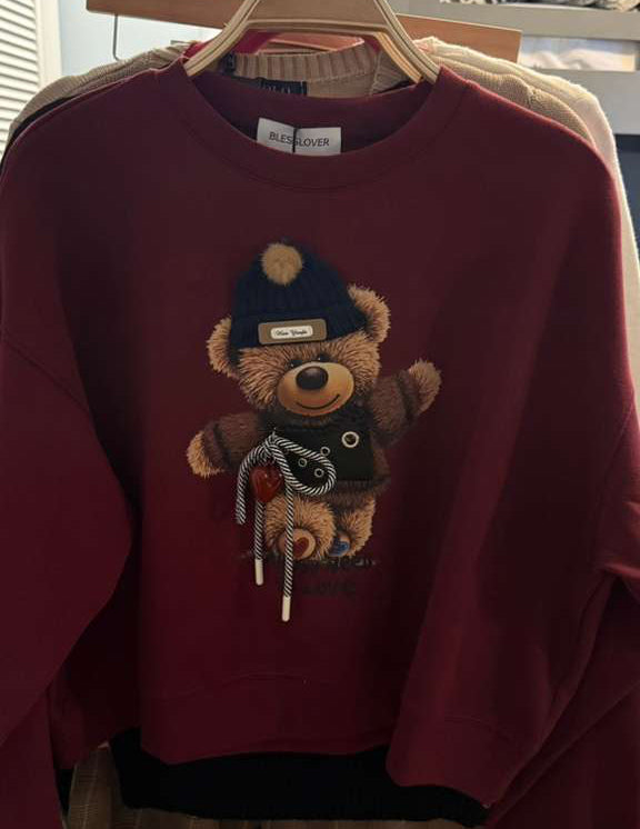 BEAR BEAUTY SWEATER MODEL 3