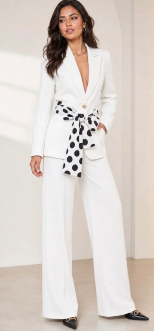 TRINNA BLAZER